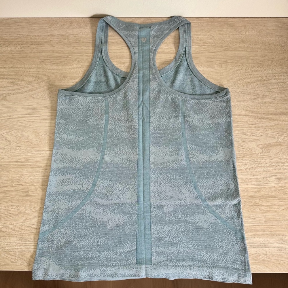 Lululemon woman’s tank